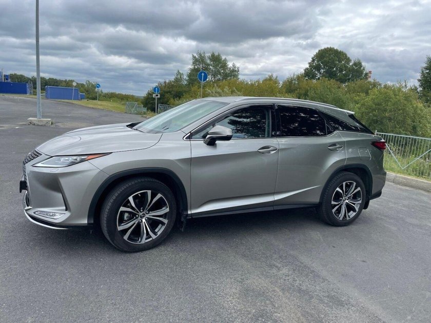 Лексус РХ 300 2020