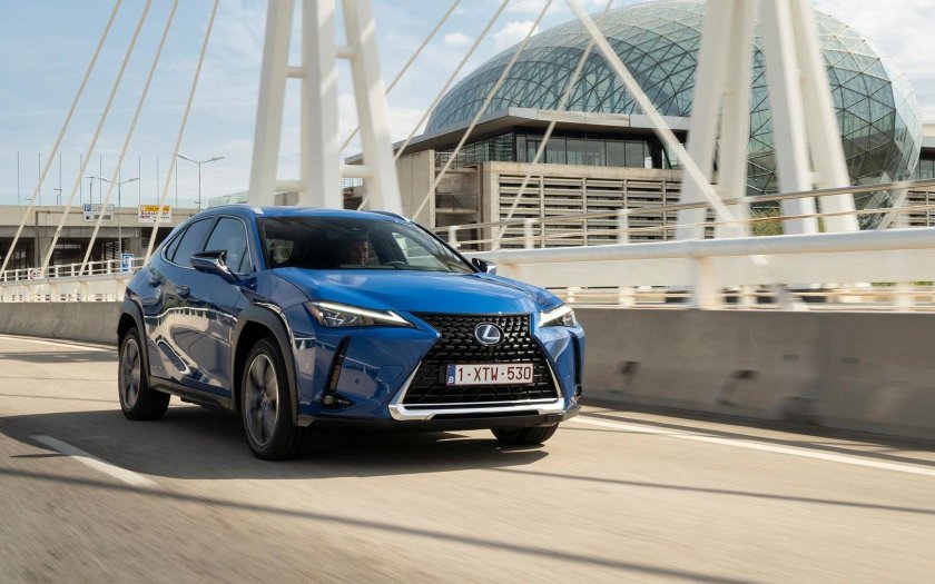 Lexus ux300e