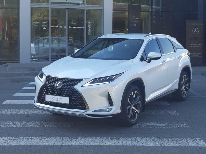 Лексус РХ 300 2021