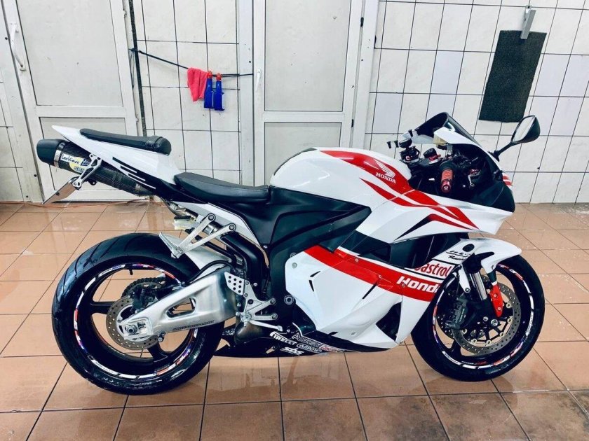 Мотоцикл honda cbr 600 rr