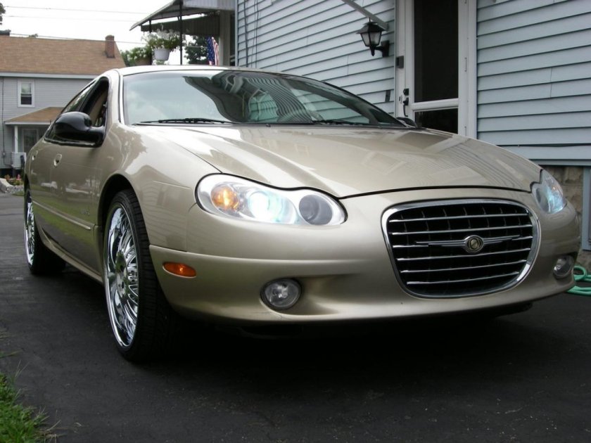 Крайслер ЛХС