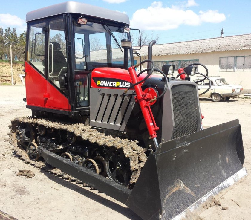 Трактор гусеничный ДТ-80