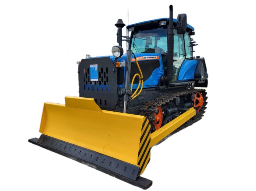 Трактор с отвалом