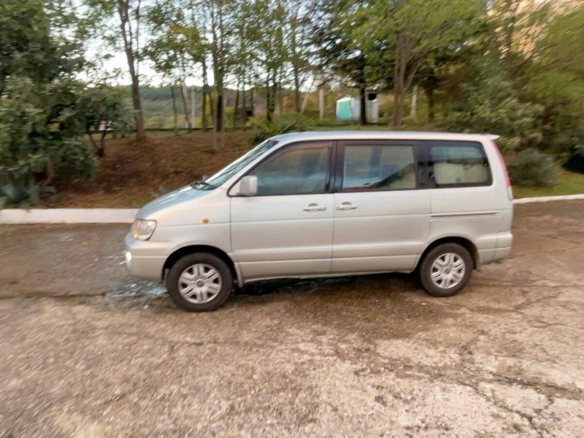 Toyota lite ace noah 2000