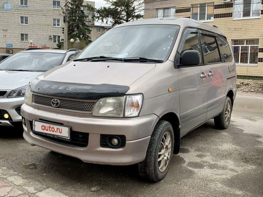 Тойота таун айс ноах