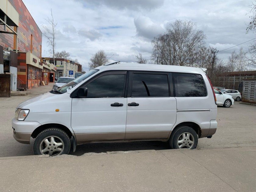 Тойота lite ace noah 2000