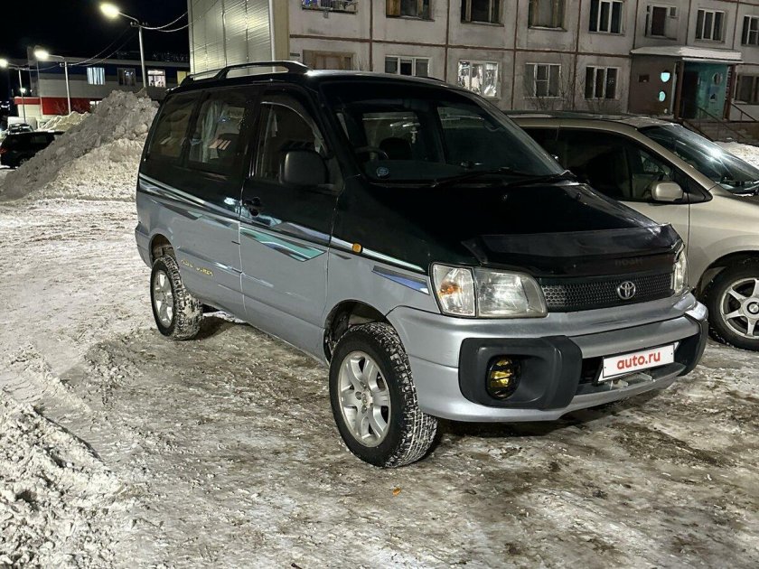 Тойота таун айс ноах