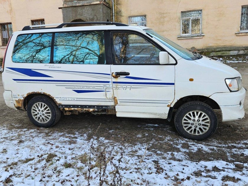 Тойота таун айс ноах