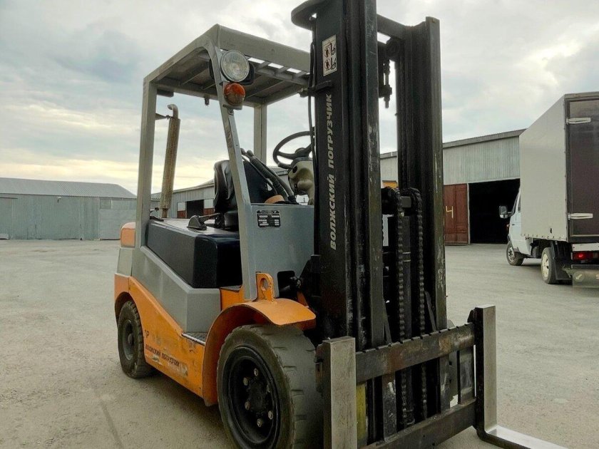 Вилочный автопогрузчик