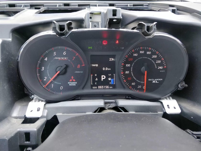 Приборная панель Outlander 1