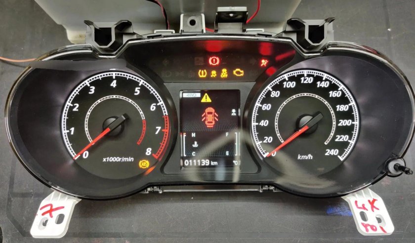 Приборная панель Лансер 10