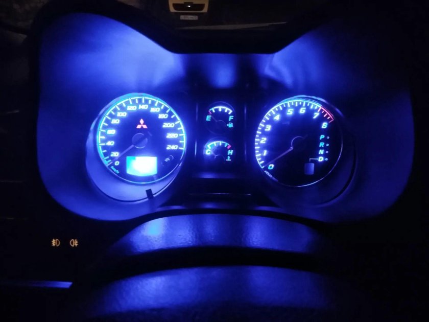 Подсветка панели на Mitsubishi Outlander 2004 год
