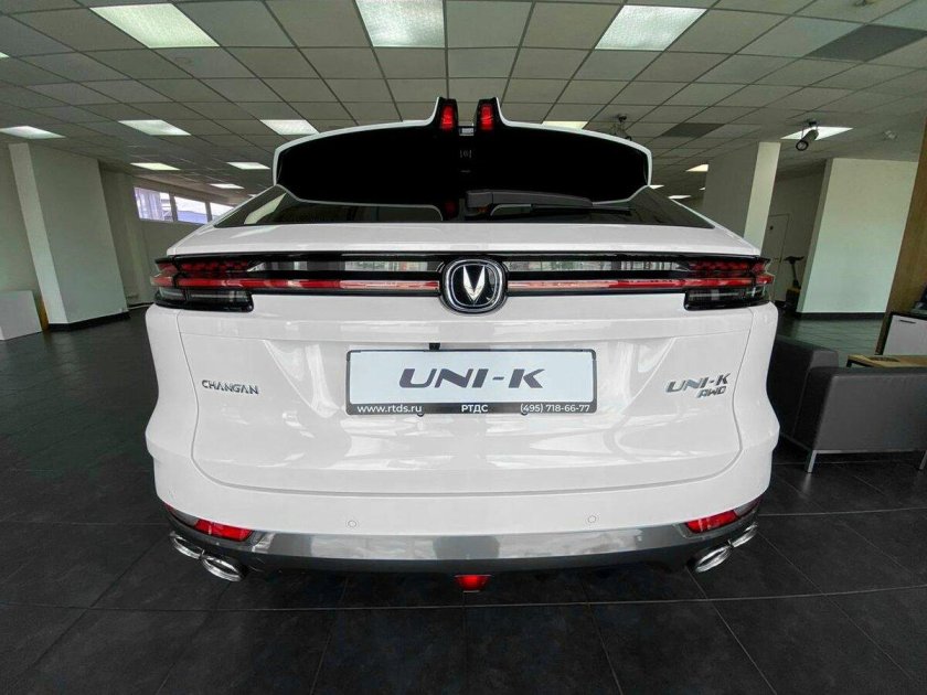 Белый Changan Uni-k 2.0 at 226 л.с 4wd 2024