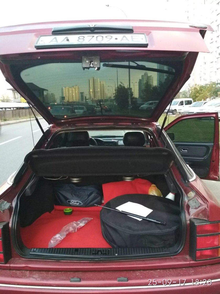 Ford Scorpio 1 багажник
