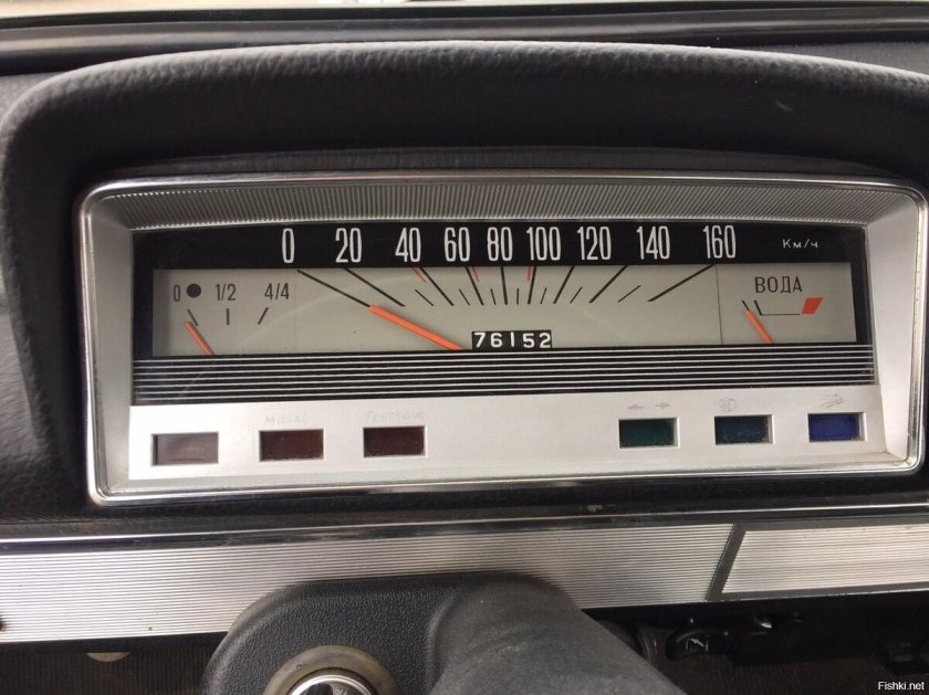 Приборная панель ВАЗ 21011