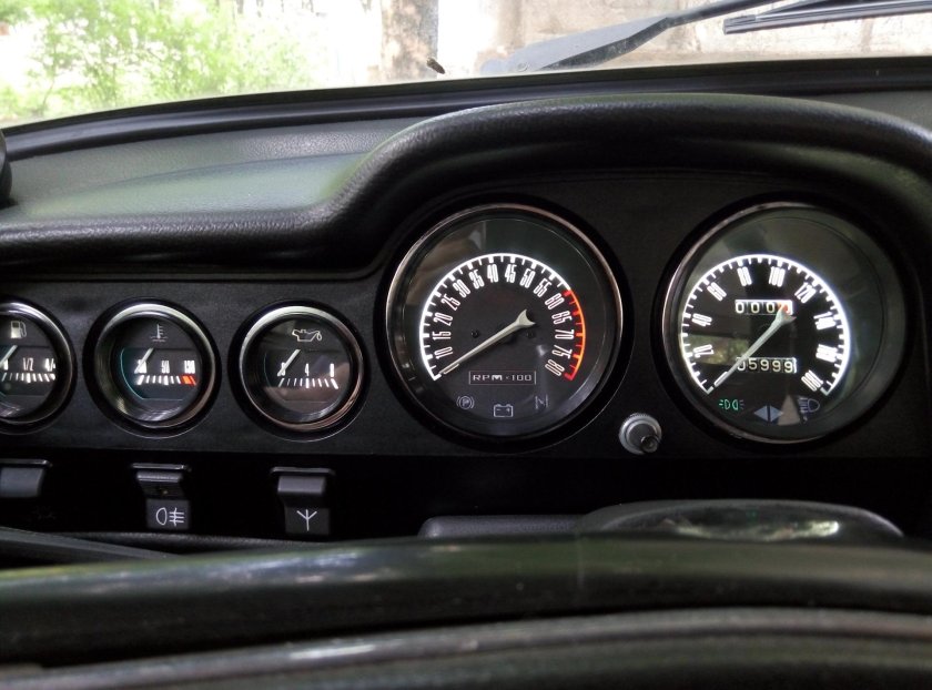 Приборная панель ВАЗ 2106