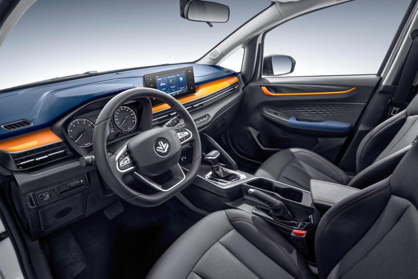 Livan x 3 pro салон