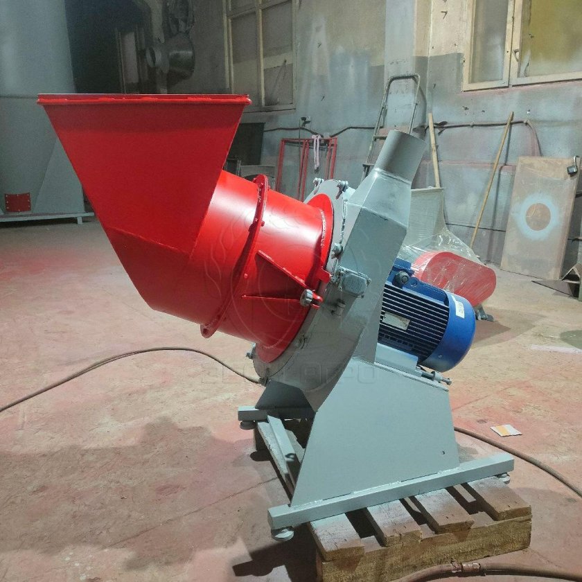 Измельчитель(сенорезка) сена и соломы