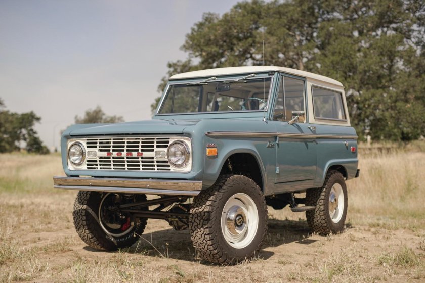 Ford Bronco 70