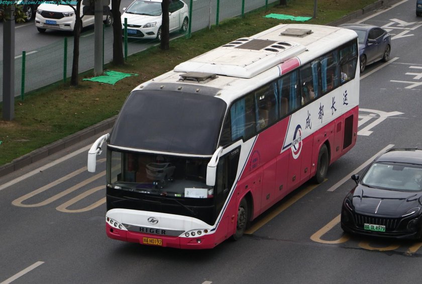 Автобус Хайгер 300