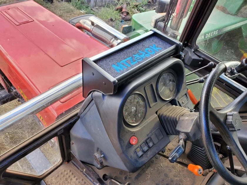 Полка на панель МТЗ 82.1