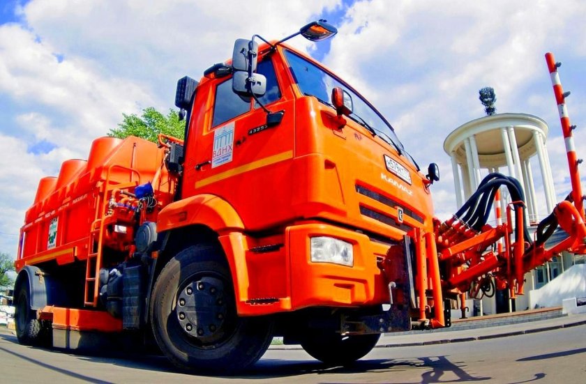 КАМАЗ 4325 поливалка
