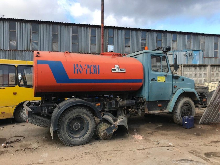 Поливомоечная машина ко-713