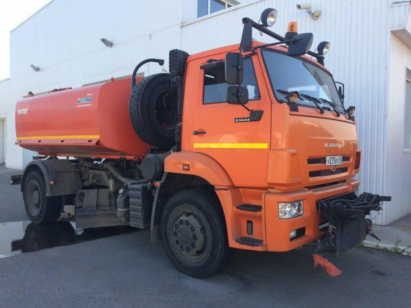 КАМАЗ 65115 поливалка