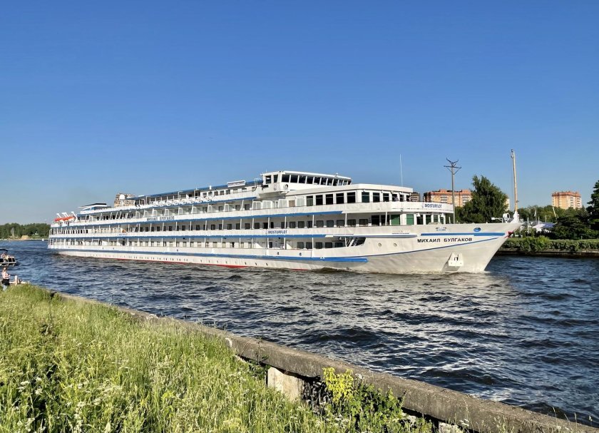 Речной теплоход Михаил Булгаков