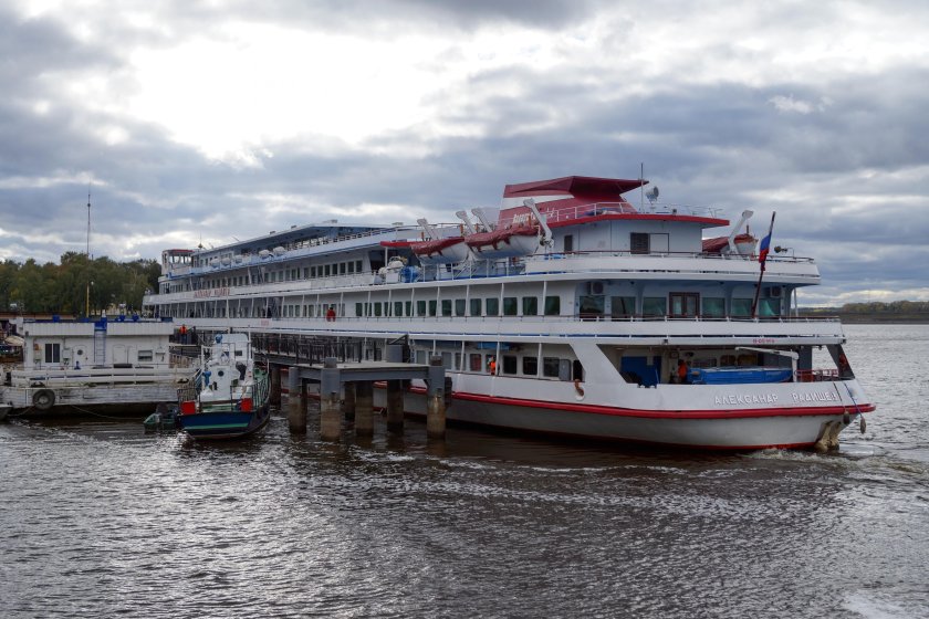 Теплоход Александр Радищев
