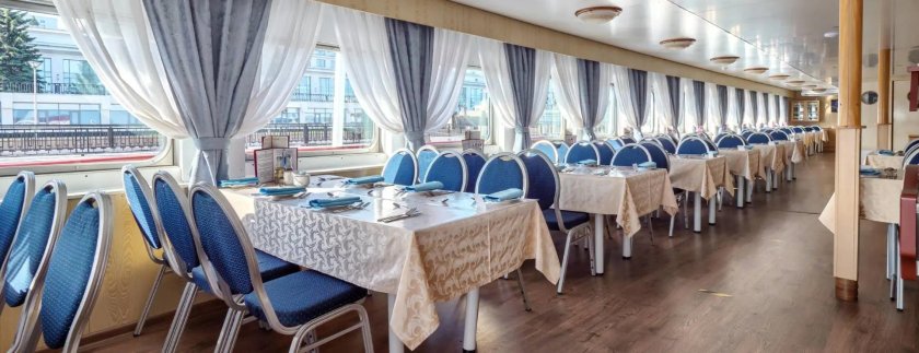 Теплоход-пансионат «Александр Радищев»