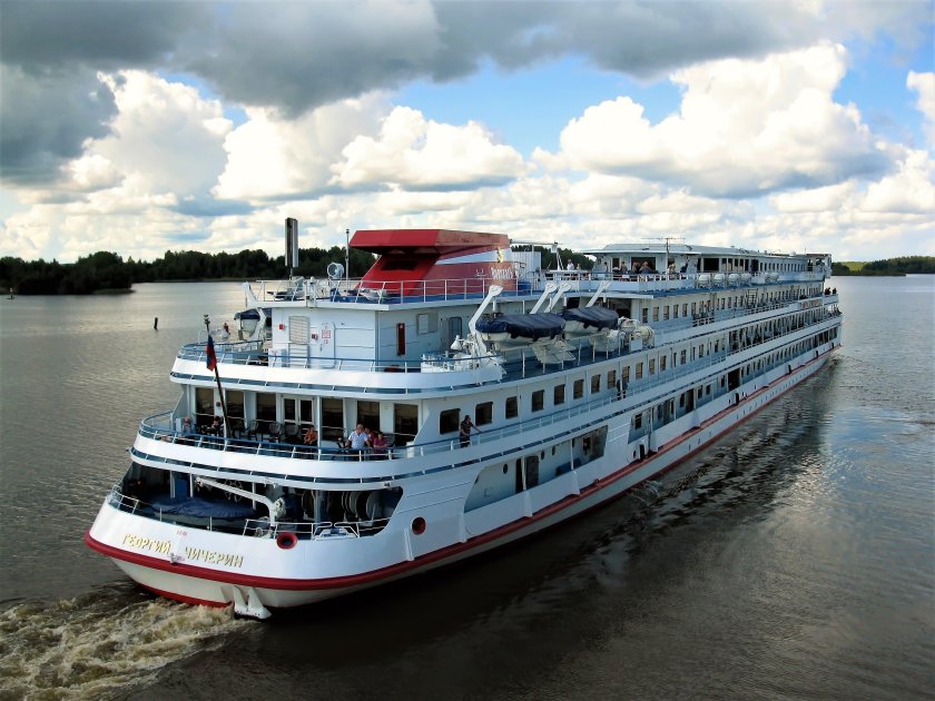 Теплоход водоход «Георгий Чичерин»