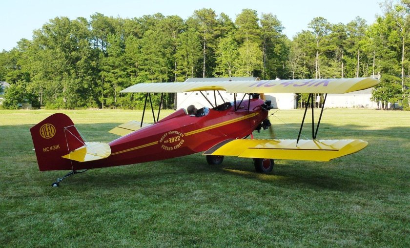 Самолет Пайпер биплан