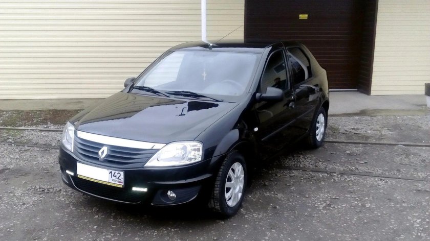 Рено Логан 2009 черный