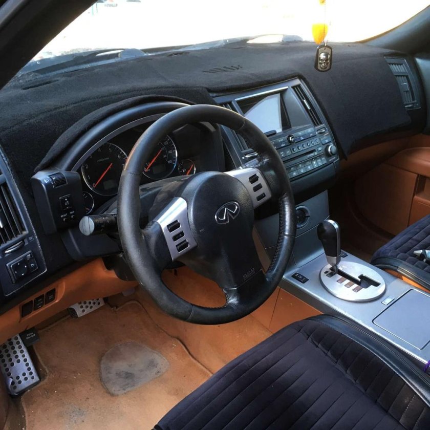 Коврик на торпеду Инфинити fx35