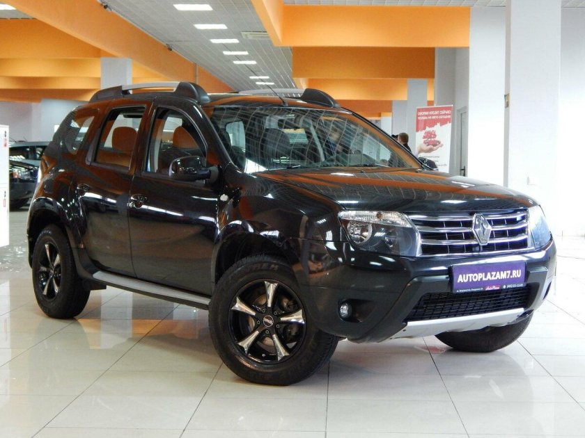 Renault Duster черный