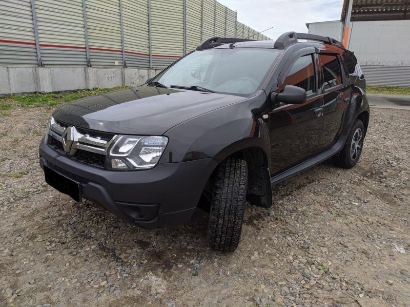 Дастер черный 2014