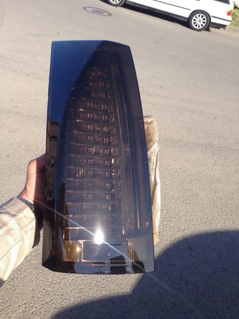 Cadillac Escalade задние фонари