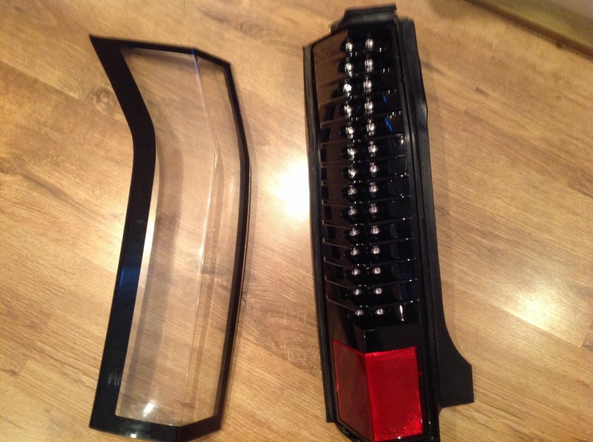 Cadillac SRX задний фонарь