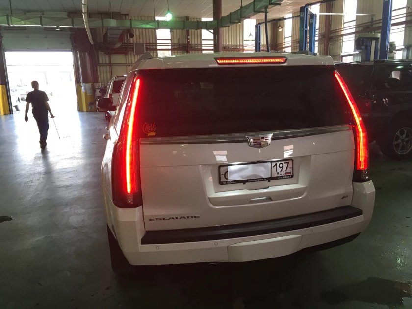 Cadillac Escalade, 2013 задние фонари