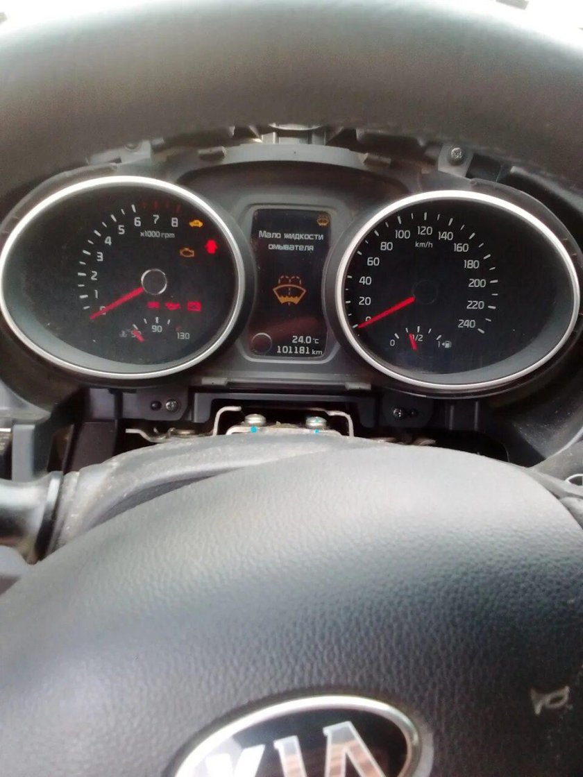 Kia Sportage 2014 приборная панель