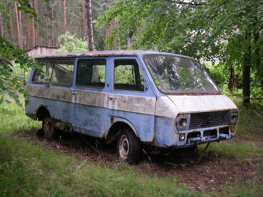 Машина РАФ 2203