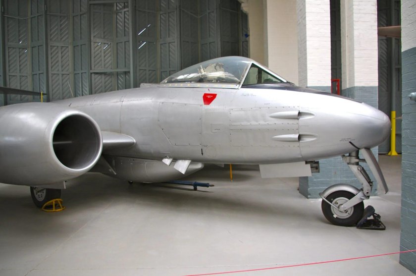 Gloster Meteor f.8