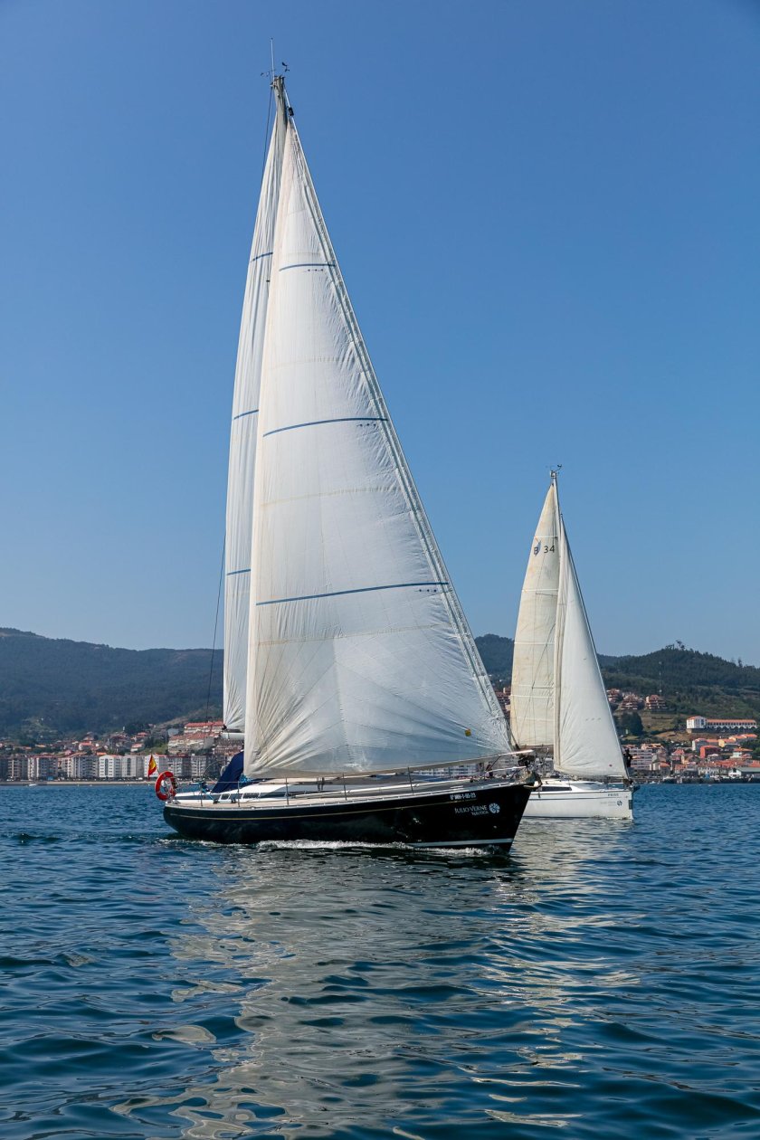 Яхта парусная