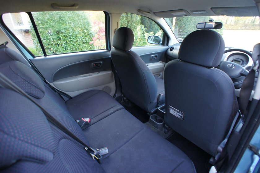 Авточехлы Дайхатсу Сирион