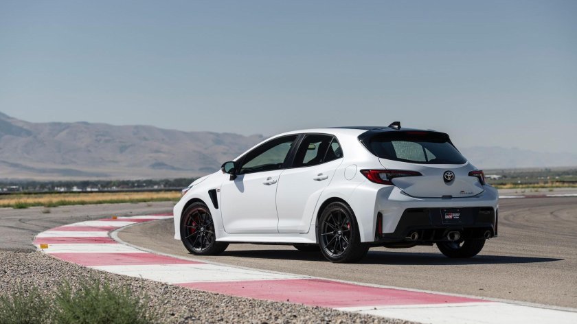 Королла 2023 года