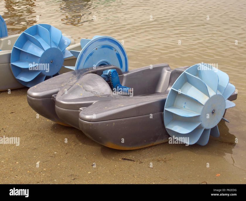 Катамаран на колесах