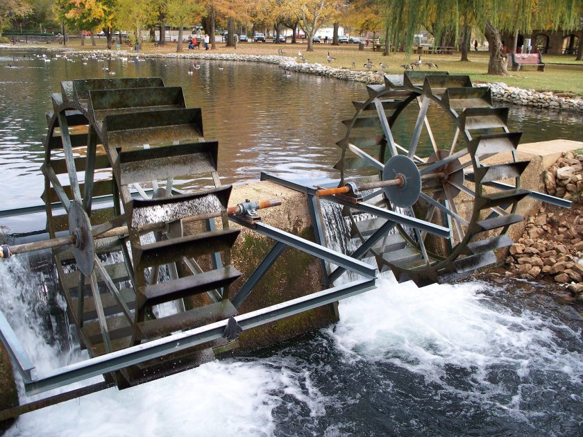 Подливное водяное колесо