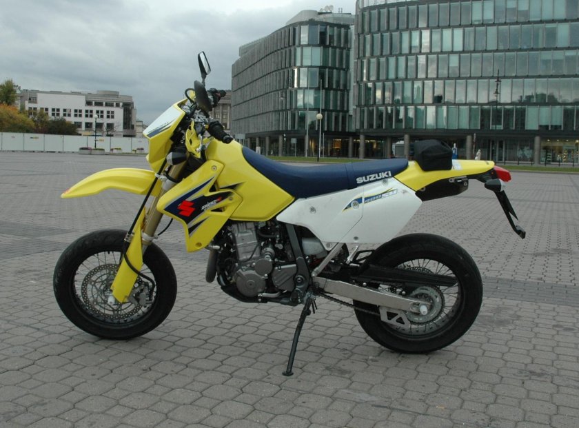 Сузуки ДРЗ 400