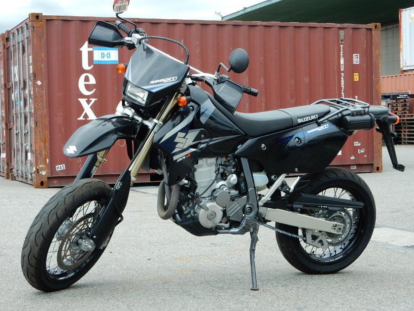 Мотоцикл Сузуки эндуро